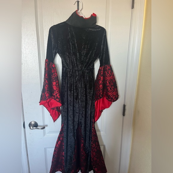 Vampire Costume Spirit Halloween - Picture 2 of 3